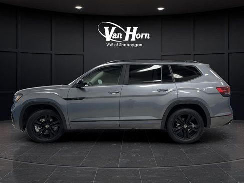 Used 2023 Volkswagen Atlas SEL R-Line image 13