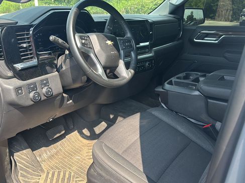 Used 2024 Chevrolet Silverado 1500 LT AWD/4WD image 11