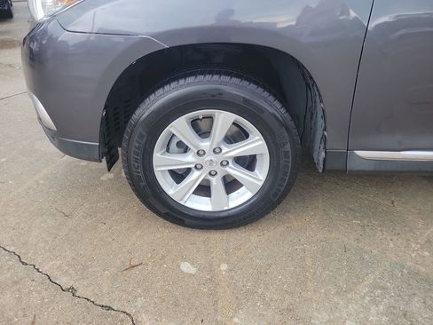 Used 2013 Toyota Highlander Limited image 31