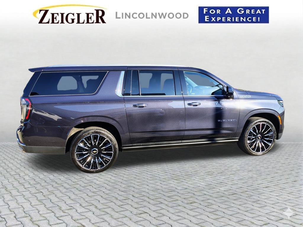 Used 2025 Chevrolet Suburban High Country AWD/4WD image 13