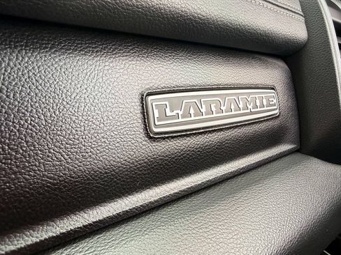 Used 2021 RAM 1500 Laramie AWD/4WD image 39