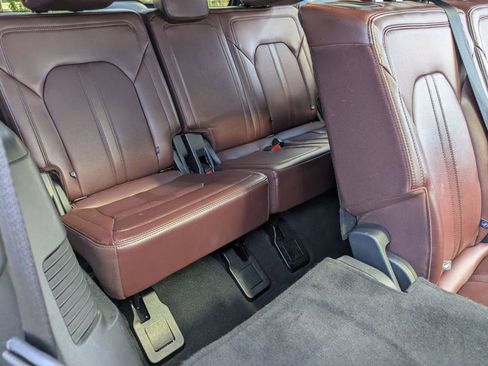 Used 2024 Ford Expedition Limited image 30