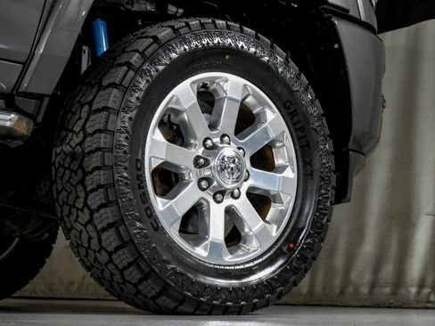 Used 2022 RAM 2500 Laramie AWD/4WD image 55