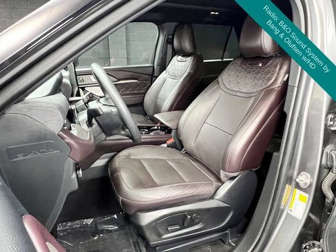 Used 2025 Ford Explorer Platinum w/ Ultimate Package AWD/4WD image 7
