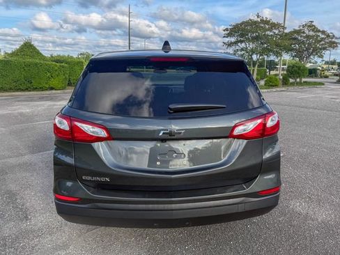 Used 2019 Chevrolet Equinox LS w/ LS Convenience Package FWD image 5