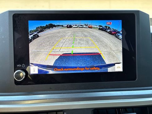 Used 2025 Toyota Tacoma TRD Sport AWD/4WD image 21
