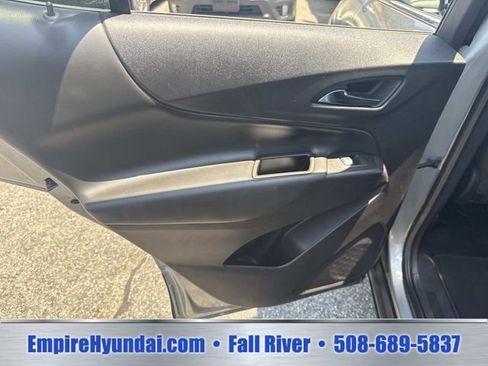 Used 2024 Chevrolet Equinox LT w/ Driver Convenience Package AWD/4WD image 18