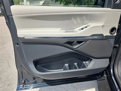New 2026 Lincoln Navigator Premiere AWD/4WD image 13