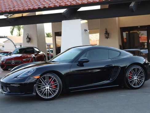 Used 2017 Porsche 718 Cayman S RWD image 5