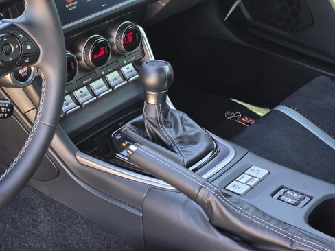 Used 2025 Toyota GR86 Premium w/ Performance Package RWD image 15