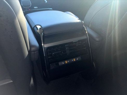 Used 2024 Land Rover Range Rover Sport SE image 25