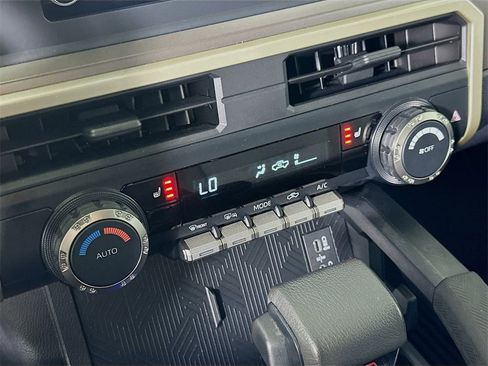 Used 2024 Toyota Tacoma TRD Off-Road image 25