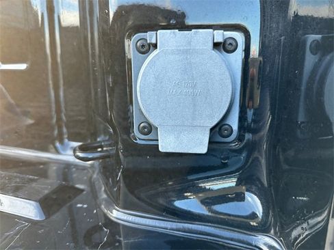 Used 2022 Chevrolet Silverado 2500 LTZ w/ LTZ Plus Package image 35