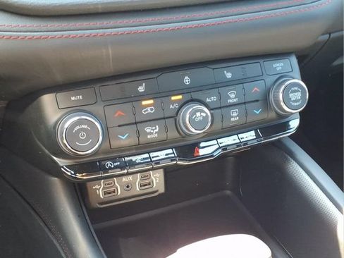 Used 2026 Dodge Durango GT AWD/4WD image 8