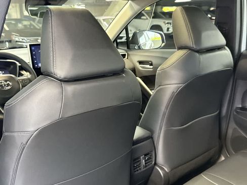 Used 2026 Toyota Corolla Cross XLE w/ Convenience Package FWD image 23