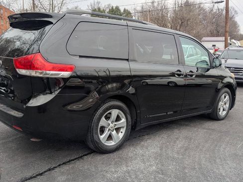 Used 2012 Toyota Sienna LE w/ Towing Pkg image 11