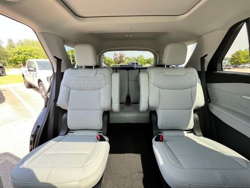New 2026 Ford Explorer Platinum AWD/4WD image 10