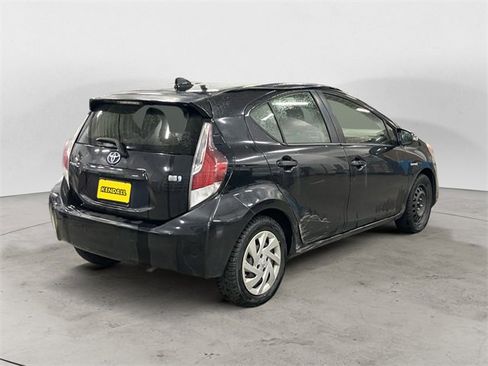 Used 2015 Toyota Prius C One image 6