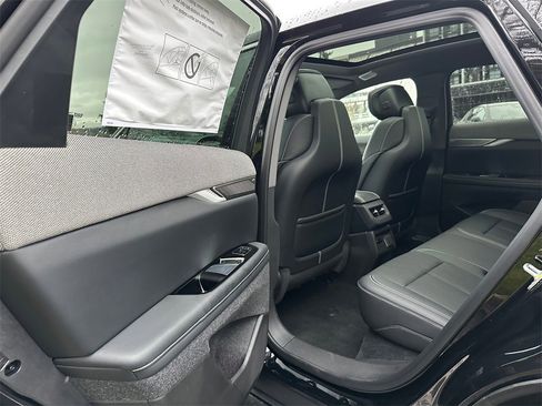 New 2025 Cadillac Optiq Luxury 2 image 16