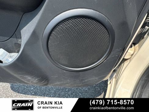 Used 2012 Kia Soul FWD image 18