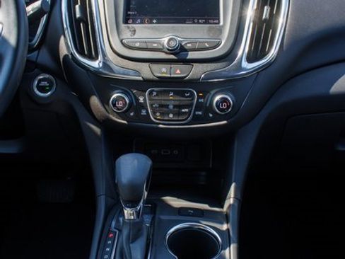 Used 2024 Chevrolet Equinox LT image 15