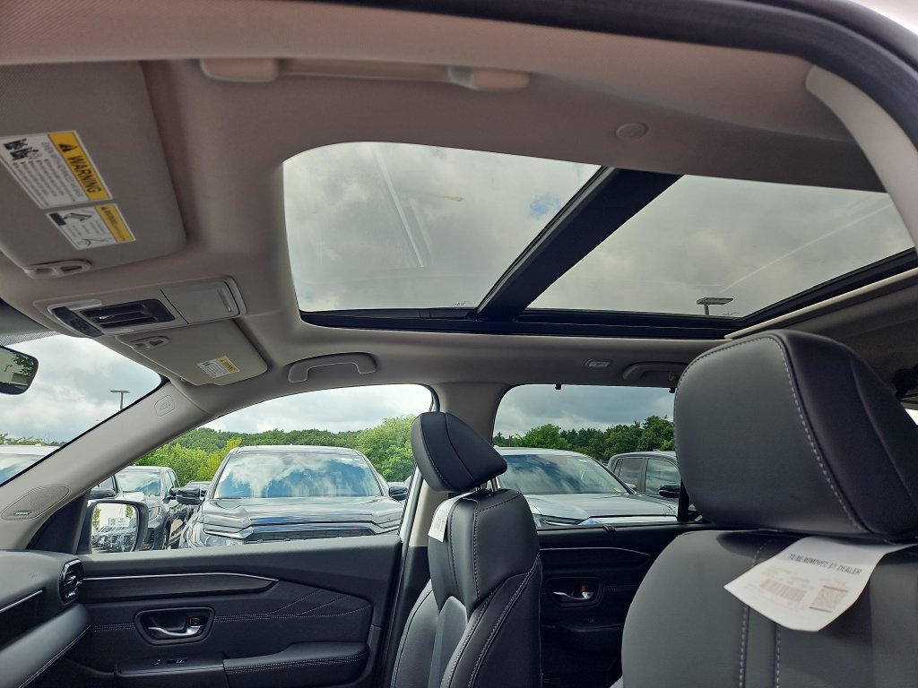 New 2026 Honda Pilot Touring image 8