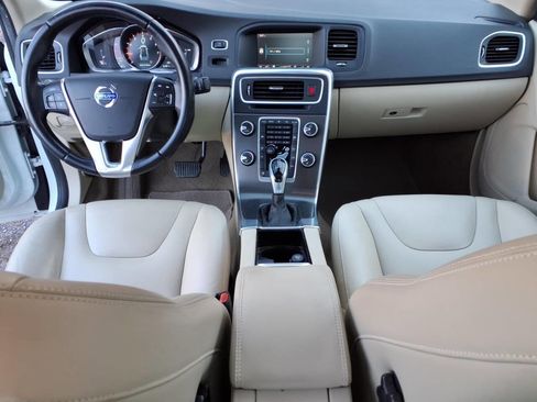 Used 2015 Volvo S60 T5 Premier image 12