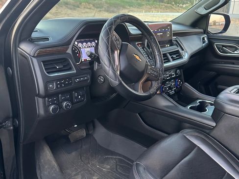 Used 2021 Chevrolet Suburban High Country w/ Premium Package image 17
