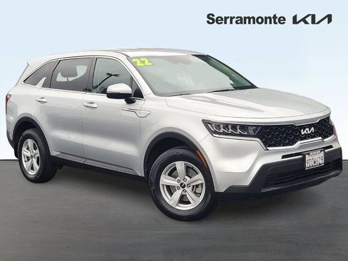 Used 2022 Kia Sorento LX AWD/4WD image 1