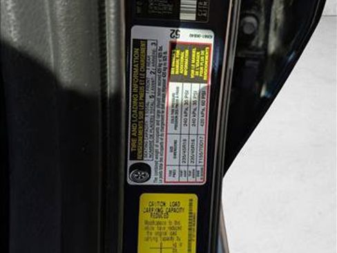 Used 2021 Toyota Camry SE image 18