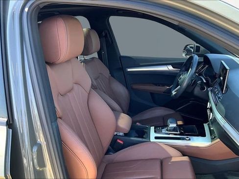 Used 2023 Audi Q5 2.0T Premium Plus w/ Premium Plus Package image 7