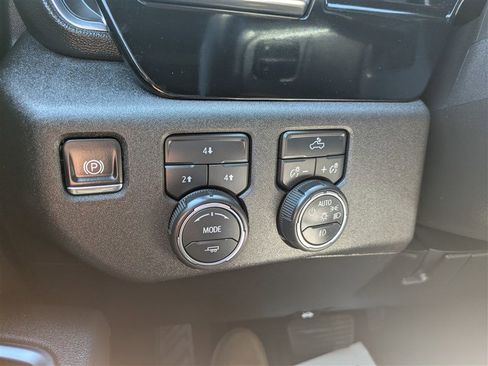 Used 2025 Chevrolet Silverado 2500 LT w/ Convenience Package AWD/4WD image 27