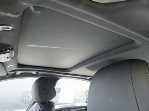 Used 2023 BMW 530e w/ M Sport Package image 21