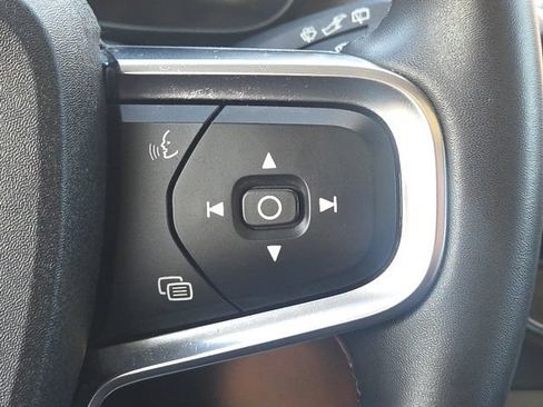 Used 2023 Volvo XC40 B5 Plus AWD/4WD image 39