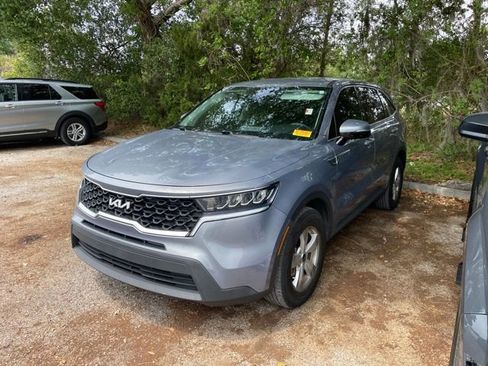 Used 2023 Kia Sorento LX FWD image 6