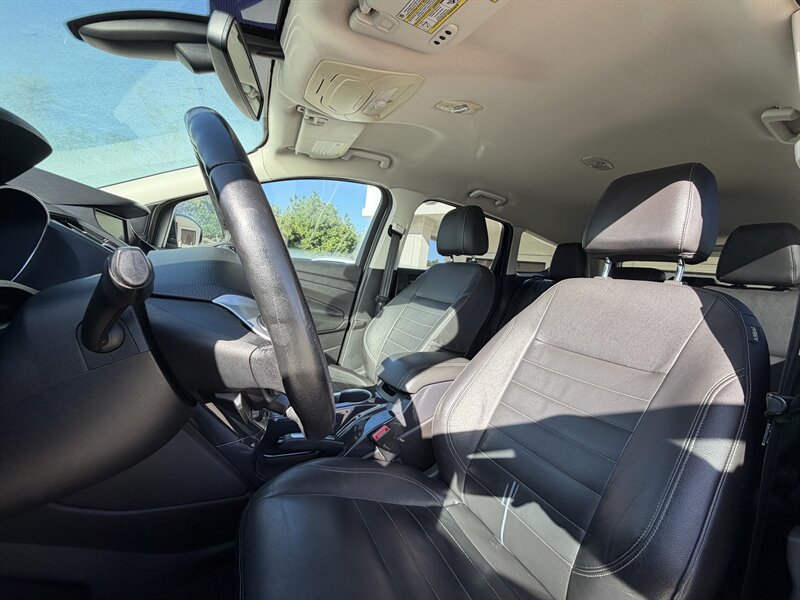 Used 2014 Ford Escape Titanium w/ Equipment Group 401A FWD image 7