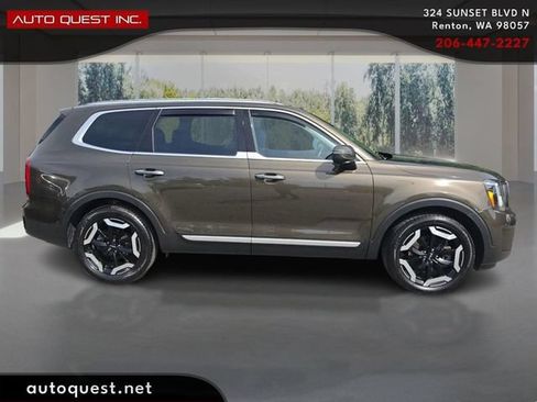 Used 2023 Kia Telluride S AWD/4WD image 4