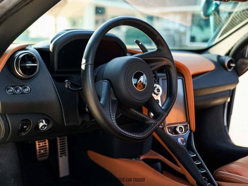 Used 2022 McLaren 720S Spider image 34