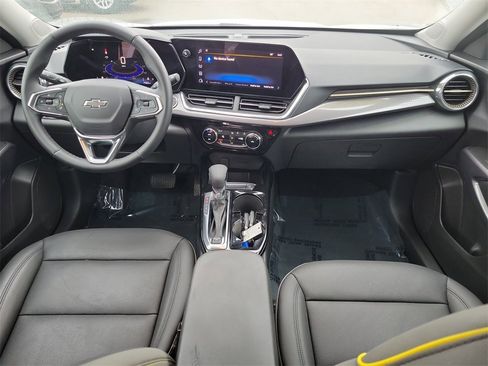 Used 2025 Chevrolet Trax ACTIV w/ Driver Confidence Package image 10