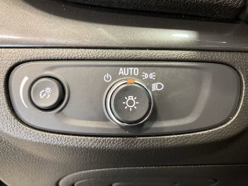 Used 2020 Buick Encore Preferred image 13