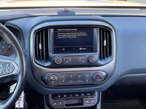 Used 2021 Chevrolet Colorado Z71 AWD/4WD image 8