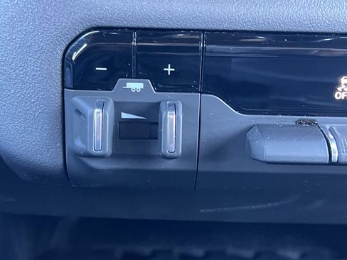 Used 2024 RAM 2500 Big Horn w/ Bed Utility Group image 11