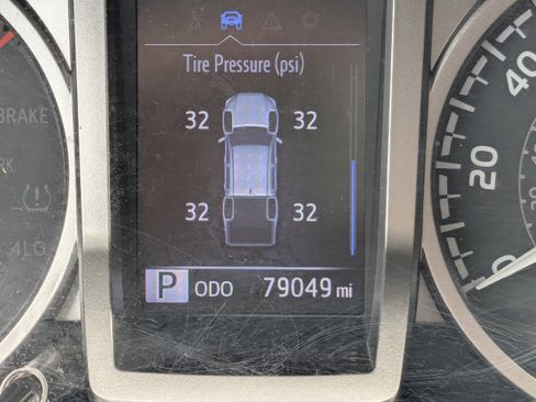 Used 2022 Toyota Tacoma SR5 w/ Technology Package image 29