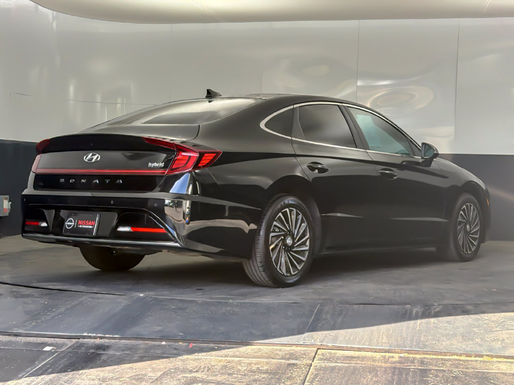 Used 2023 Hyundai Sonata Limited w/ Cargo Package FWD image 3