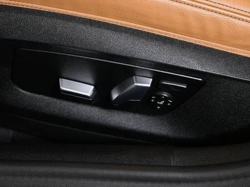 Certified 2022 BMW 540i xDrive w/ M Sport Package image 28