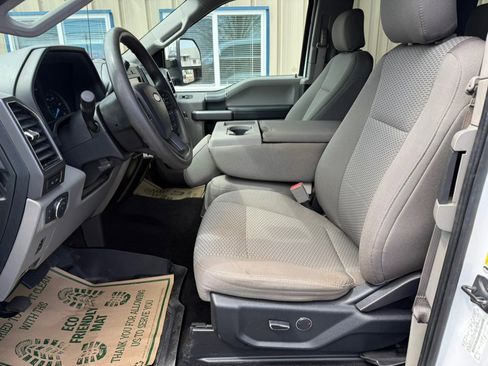 Used 2019 Ford F350 XLT w/ XLT Premium Package image 12