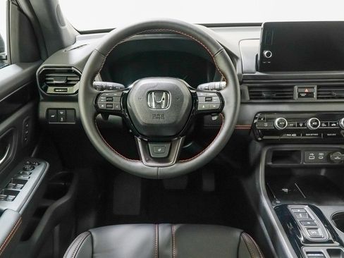 New 2025 Honda Pilot TrailSport image 24