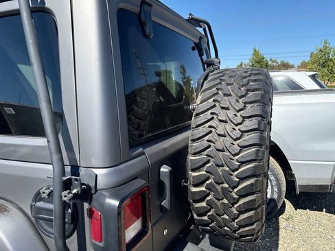 Used 2020 Jeep Wrangler Unlimited Sahara AWD/4WD image 10