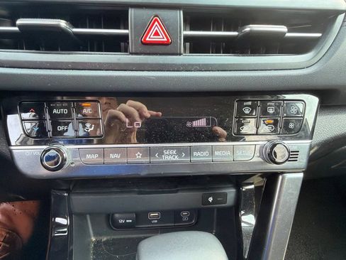 Certified 2024 Kia Seltos SX AWD/4WD image 19