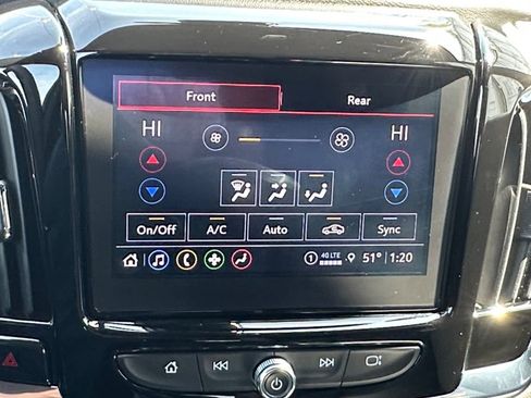 Used 2023 Chevrolet Traverse LT AWD/4WD image 15